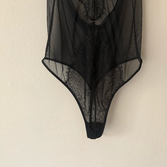 Victoria’s Secret V Wire Lace Teddy Thong Bodysuit in Black M - Picture 5 of 13
